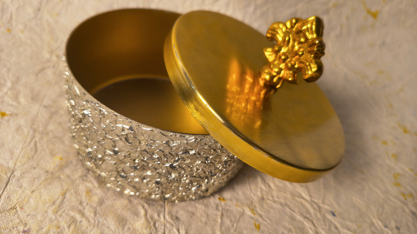 Luxury Gold Decorative Storage Box with Crystal Texture Design & Floral Lid for Table Decor & Gifting.