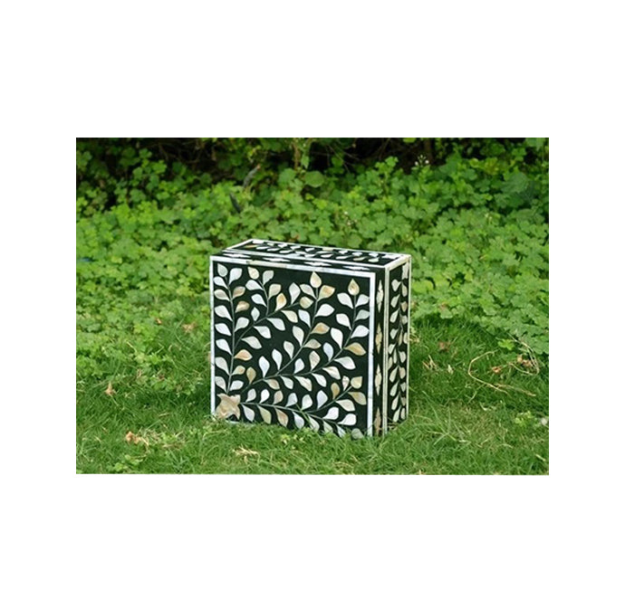Black mother of pearl vintage personalized jewelry box for women