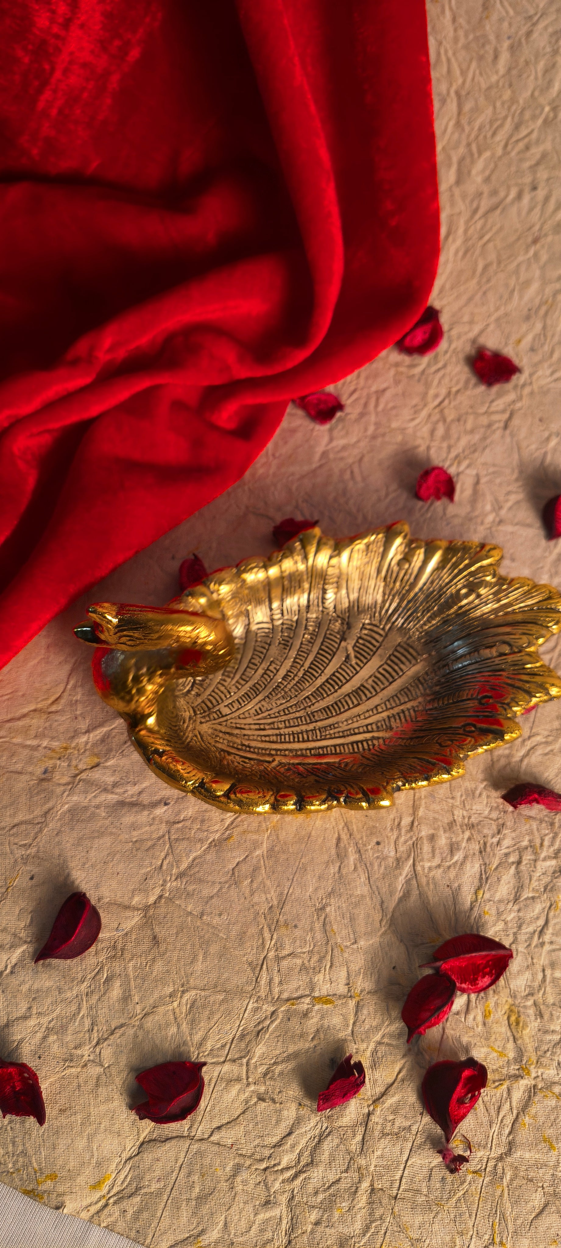 Decorative Gold Swan Bowl for Candy, Potpourri and Table Centerpiece