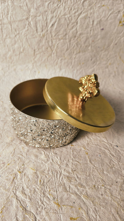 Luxury Gold Decorative Storage Box with Crystal Texture Design & Floral Lid for Table Decor & Gifting.