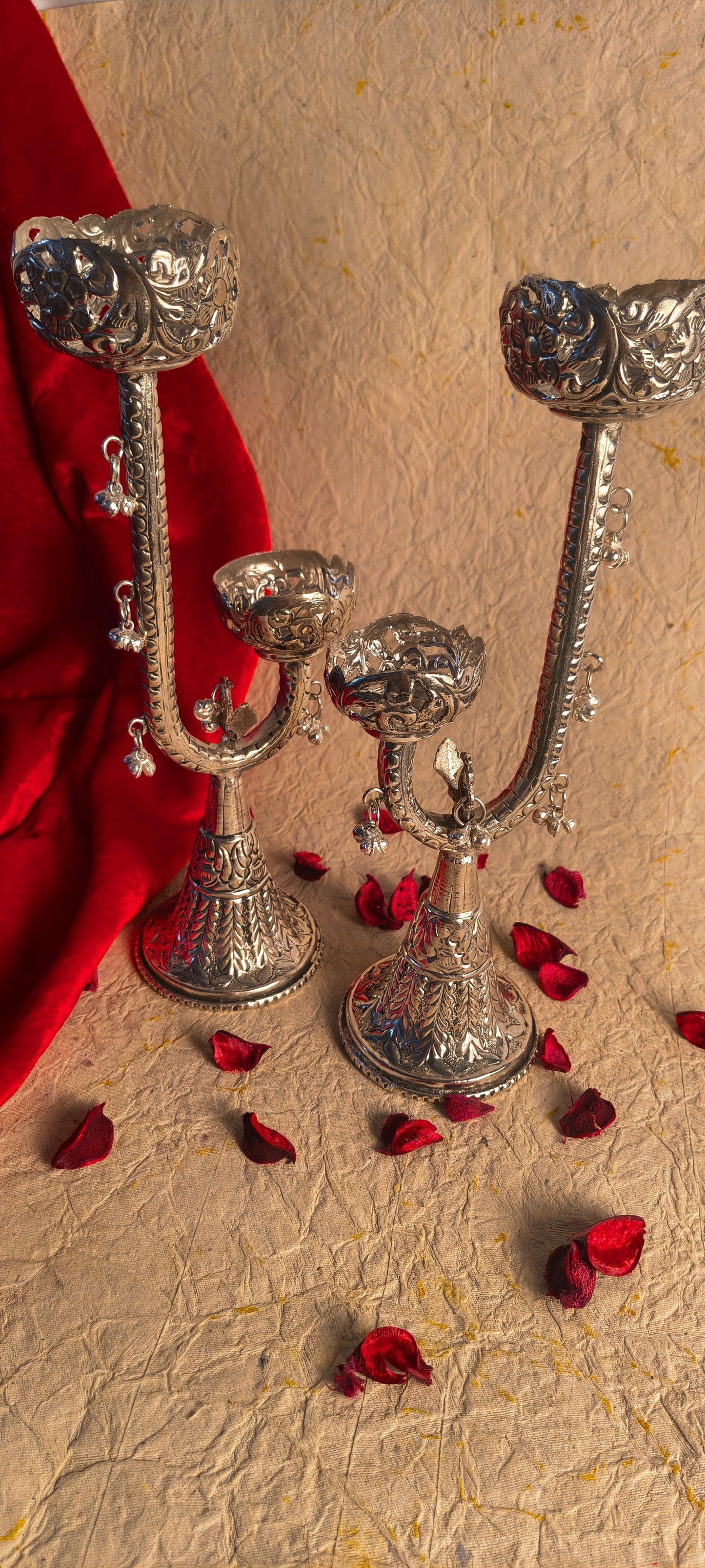 Vintage Style Dual Tealight Stand with Decorative Engraved Base and Floral Cups