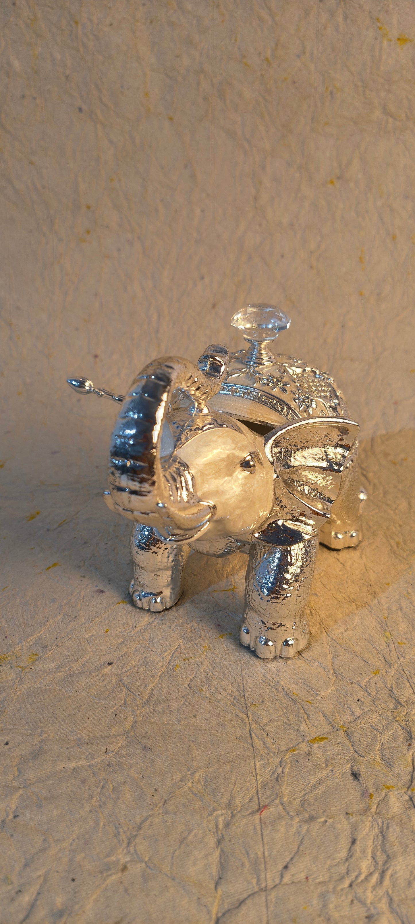 Elegant Elephant Figurine Container with Decorative Lid for Home Decor