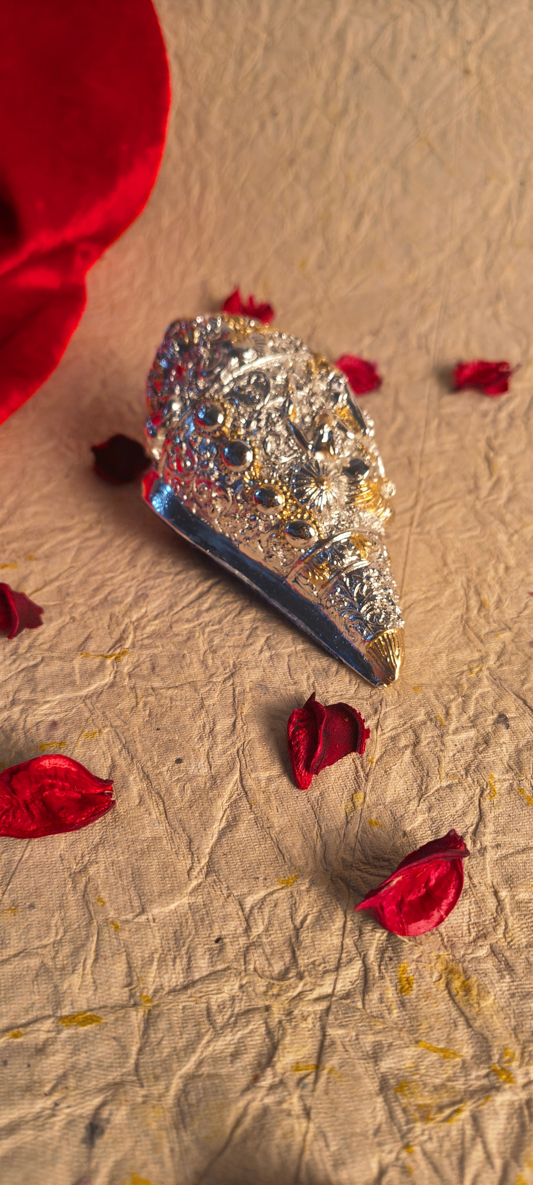 Decorative Shankh Shaped Box with Intricate Floral Engraving and Silver Finish