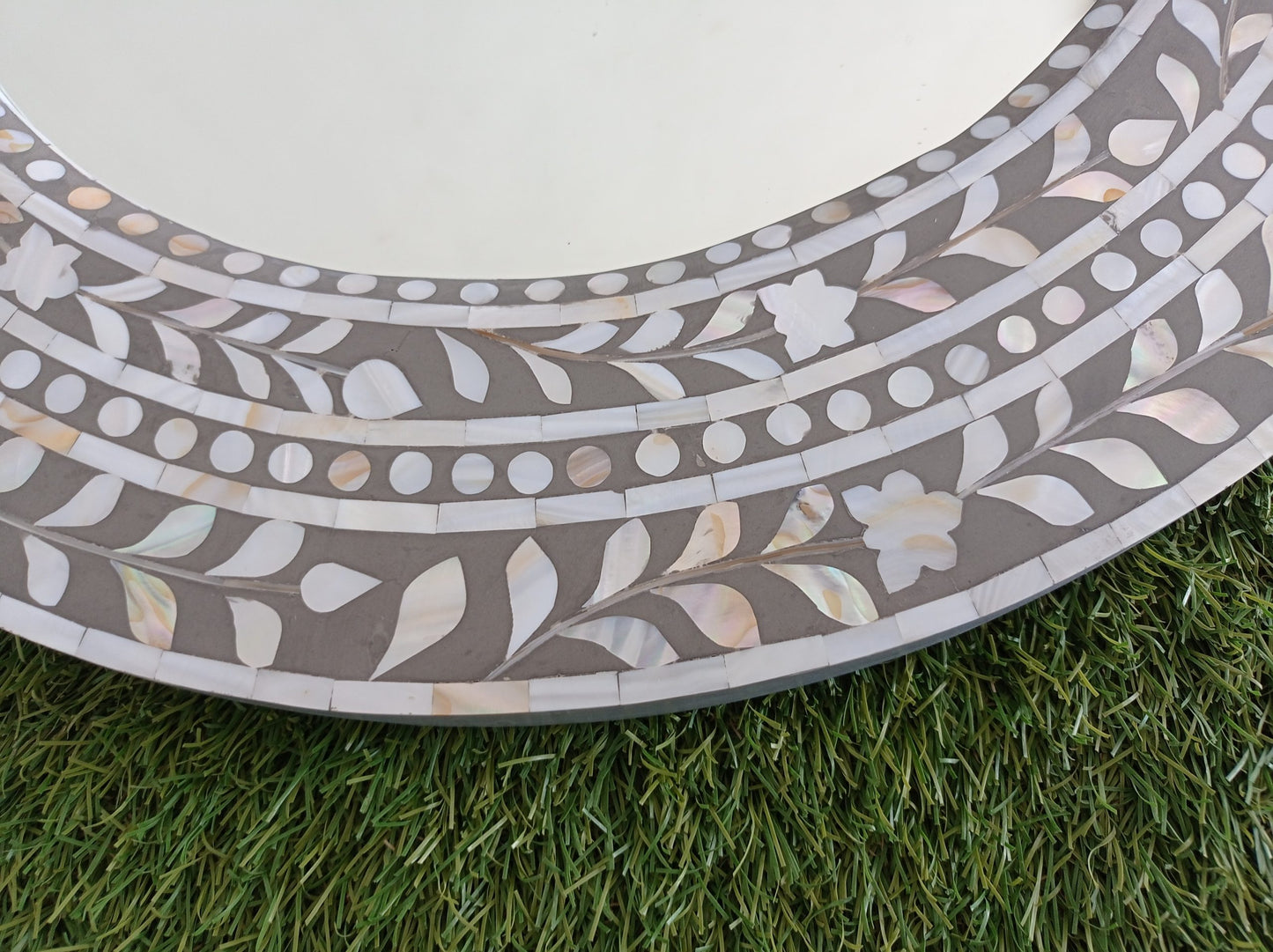 Handmade Customized Mother of Pearl Round Mirror Frame