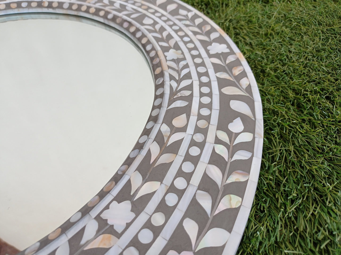 Handmade Customized Mother of Pearl Round Mirror Frame