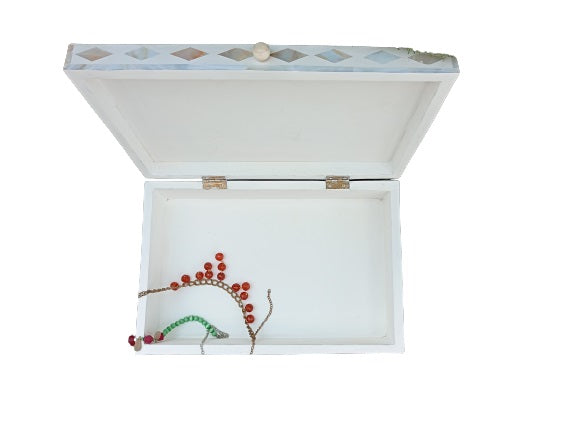 Beautiful Mother of Pearl Floral Pattern Jewelry Box - White